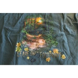 Leave No Footprints Nature Vintage T-Shirt Size XL Super Nice Back Print